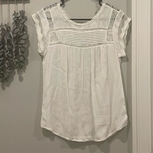 Daniel Rainn lightweight blouse, beautiful detail